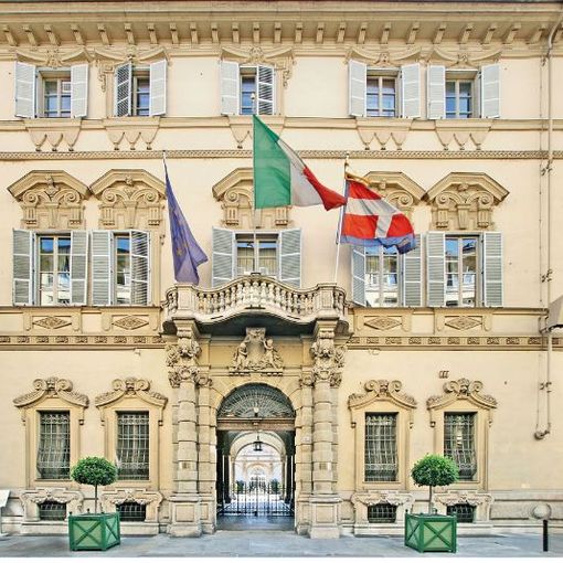 Palazzo Lascaris sarà illuminato di viola per 'fare luce sulla fibromialgia'