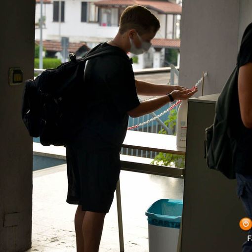 Scuola, pronta la bozza per il ritorno in classe. Rimarranno obbligatorie le mascherine dai 6 anni in su