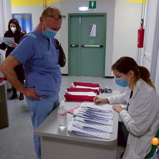 Stop alle mascherine nelle sale d'attesa degli ospedali