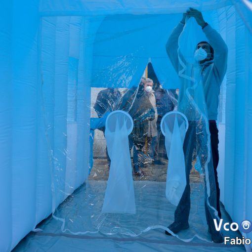 Presentate al Tecnoparco le ‘Camere degli abbracci’, gli anziani potranno avvicinare i famigliari