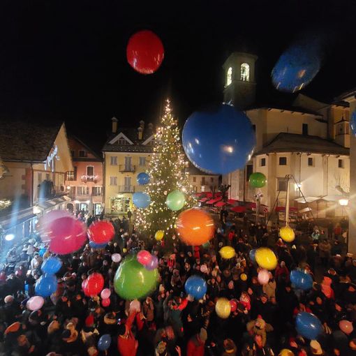 iniziati i Mercatini di Natale di Santa Maria FOTO