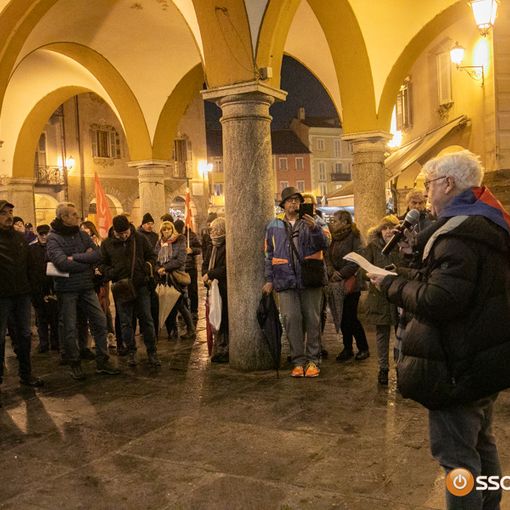 Anpi e organizzazioni civiche in piazza per chiedere la pace FOTO