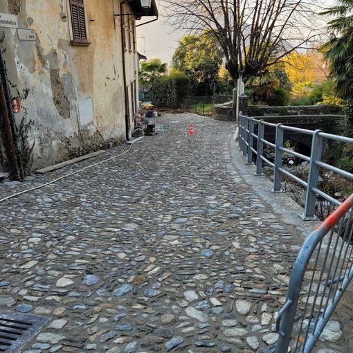 A Bracchio proseguono i lavori di ripristino degli acciottolati