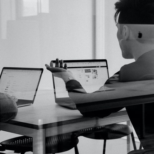 AI creativa: chi rischia davvero e come batterla? Ecco le nuove professioni individuate da CVapp