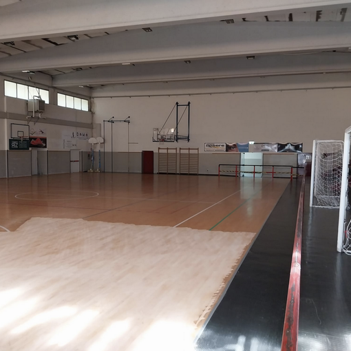 Domo, lavori alla palestra del Liceo Spezia per ripristinare la pavimentazione