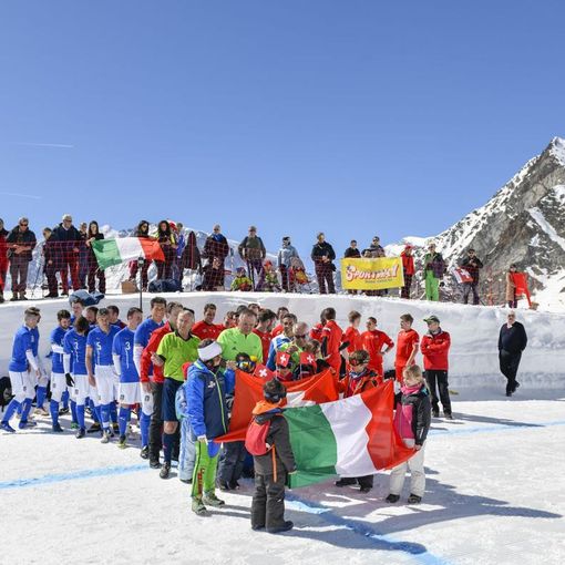 Sabato a Macugnaga torna lo spettacolo del calcio sulla neve