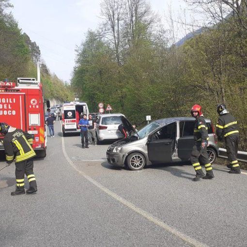 Schianto sulla 337 a Coimo, ferito un automobilista