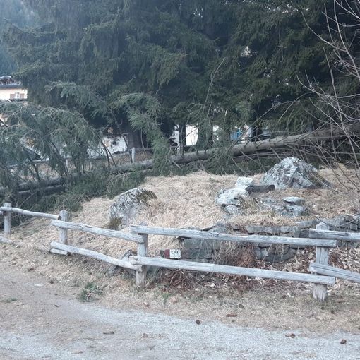 Il forte vento causa danni a Macugnaga