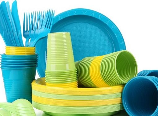 Dal 3 luglio stop alla plastica monouso