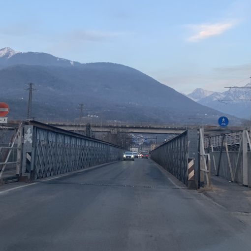 Da lunedì chiude il ponte della Mizzoccola, polemiche sulla cartellonistica poco chiara