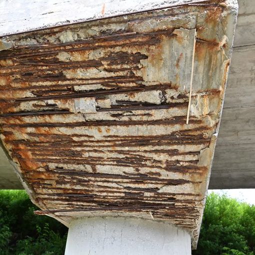 Piloni &quot;scrostati&quot; anche al ponte di Zornasco FOTO