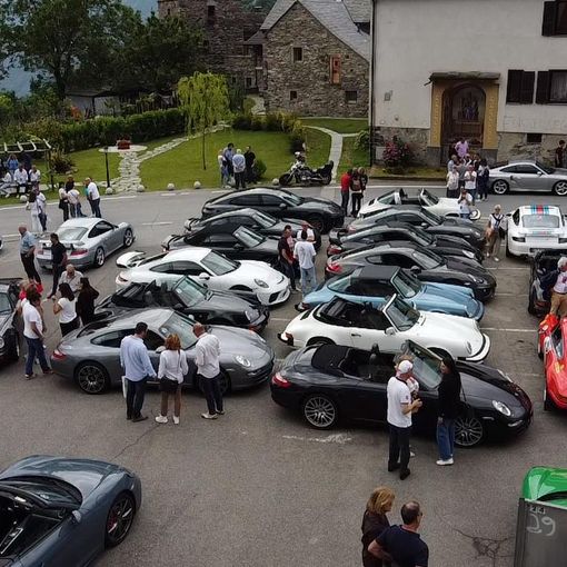 Oltre 100 partecipanti per il raduno italo-svizzero delle Porsche FOTO