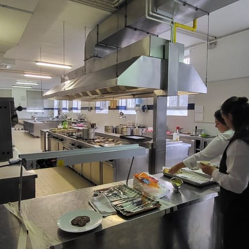 All'istituto Rosmini un corso di cucina per l'Università della terza età