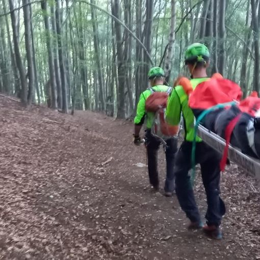 Ragazza si infortuna durante un'escursione alle pendici del Moncucco