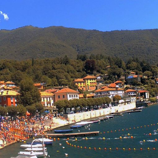 Torna la tradizionale traversata a nuoto del lago di Mergozzo