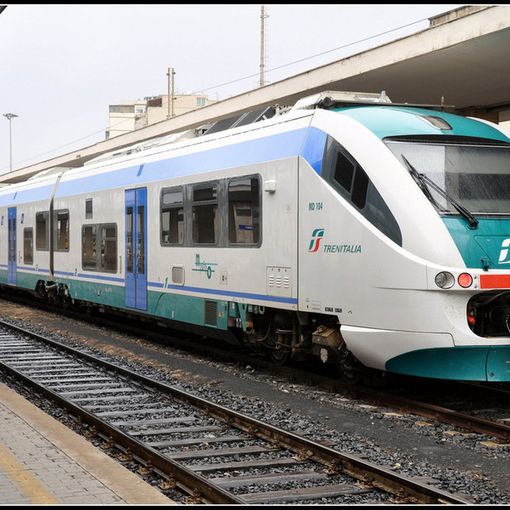 Treno guasto tra Sesto Calende e Somma Lombardo. Ritardi fino a mezz'ora