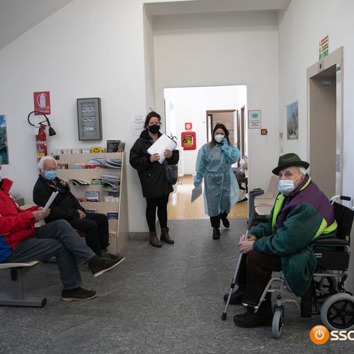 Vaccini, su 16mila somministrazioni, oltre 11mila sono state terze dosi