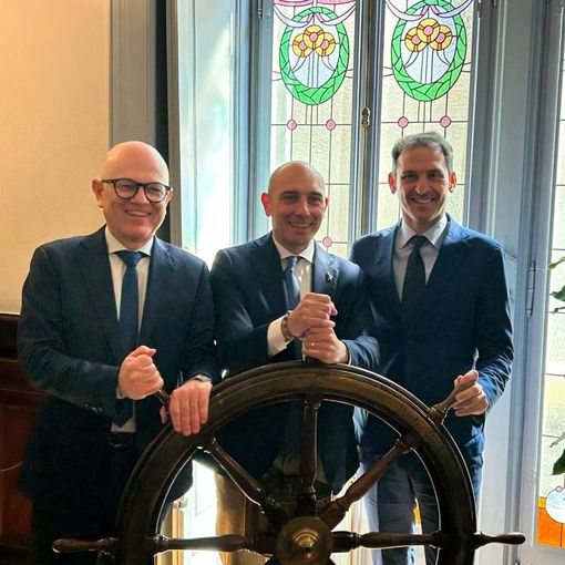 Navigazione Laghi e Trenord insieme per rafforzare mobilità integrata e turismo sostenibile sul Maggiore