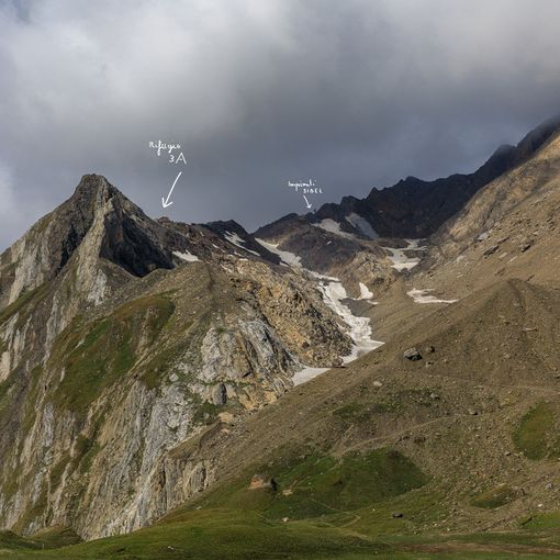 Nelle foto (fornite da Luigi Framarini) il Sidel dove fino a qualche anno fa si sciava d'estate e l'Alpe Gemsland