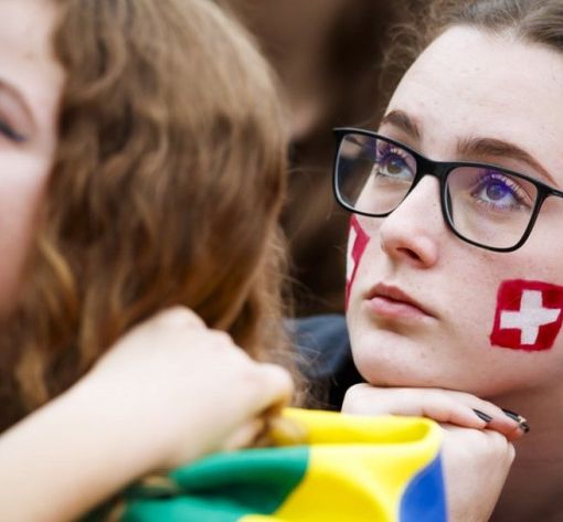 Più stress psicologico e abuso di alcolici tra i giovani svizzeri