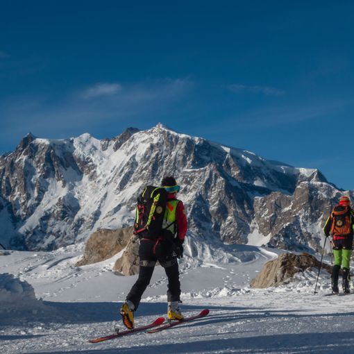 Il soccorso alpino si esercita sulle nevi del Monte Moro