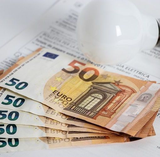 Bollette: in Piemonte si è speso il 12,9% in più della media nazionale