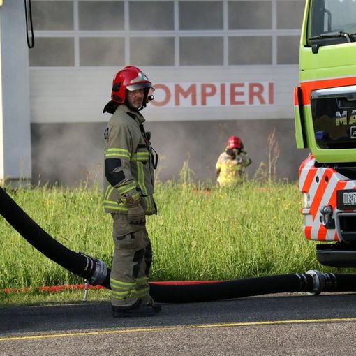 Fiamme in una palazzina di sei piani a Locarno