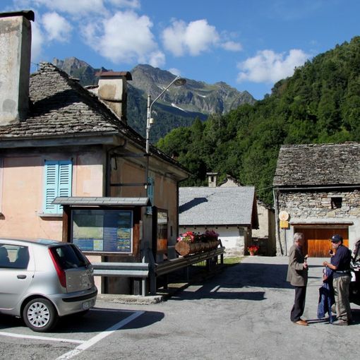 La piazzaetta di Pizzanco, frazione di Bognanco