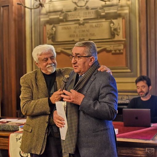 Concluso il Bagna Cauda Day 2022 con il premio &quot;Testa d'Aj&quot;. Un'edizione con oltre 20mila bagnacaudisti