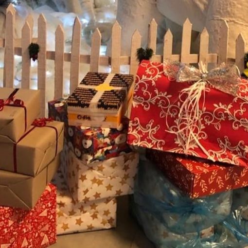 Natale 2023: nonostante i rincari gli italiani non rinunciano ai regali