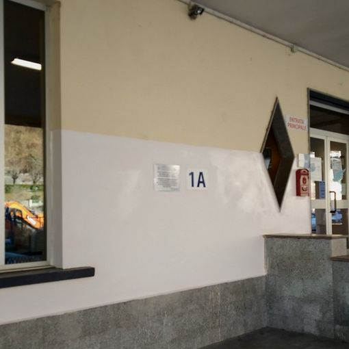 Cancellate le scritte 'no-vax' alla scuola Bagnolini