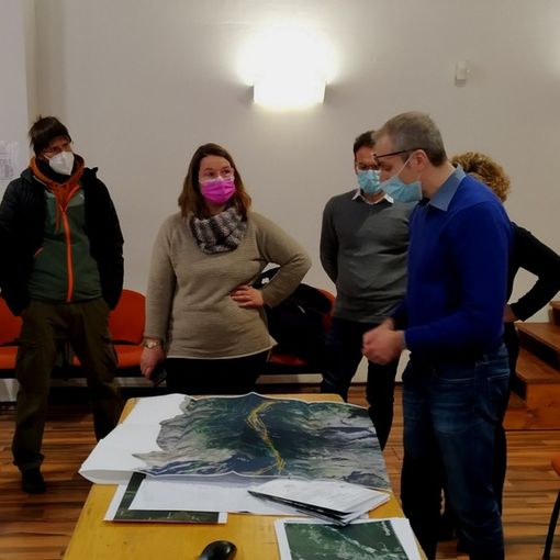 Nella foto: un momento dell'incontro tra Terna e i residenti di Crodo