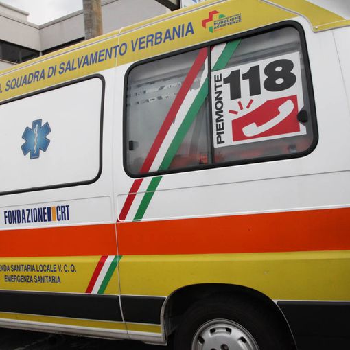 Rischia di annegare nel lago di Mergozzo, donna salvata e trasportata la Dea del Castelli