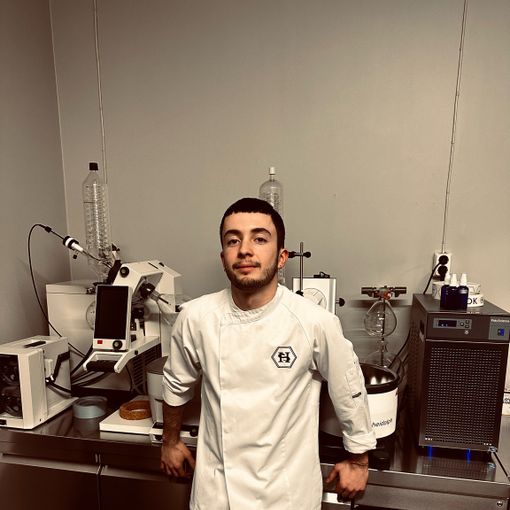 Da Cravegna ad uno dei bar più prestigiosi del mondo, la storia di Lorenzo Forni