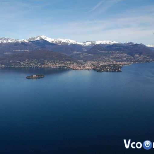 Grotta di Babbo Natale, proseguono le crociere per famiglie sul Lago Maggiore
