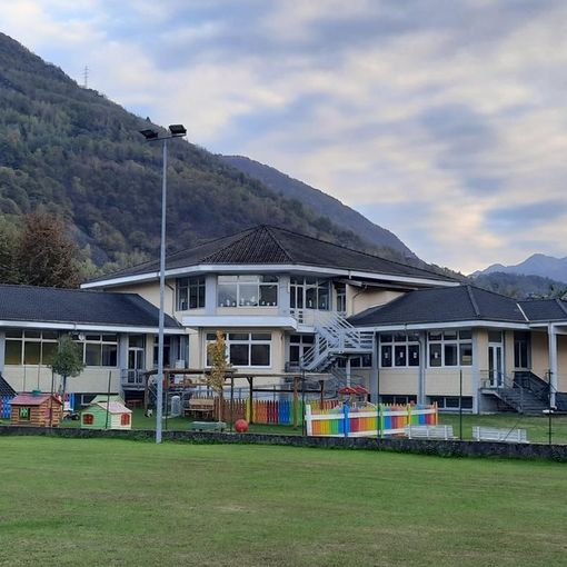Giornata degli alberi, una pianta per la legalità alla primaria di Beura