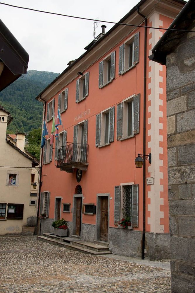 Varzo, raccolta fondi e di generi di prima necessità per aiutare l'Ucraina