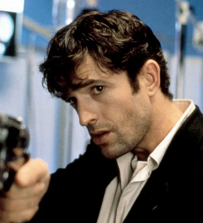 Non solo fumetti. Dellamorte Dellamore: compie trent’anni il vero film di Dylan Dog. E torna nei cinema
