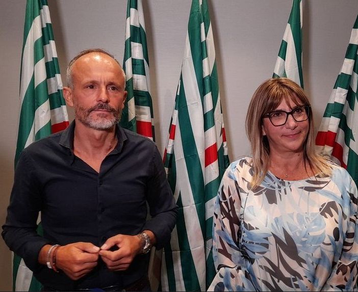A sinistra il segretario generale della Cisl Piemonte, Luca Caretti