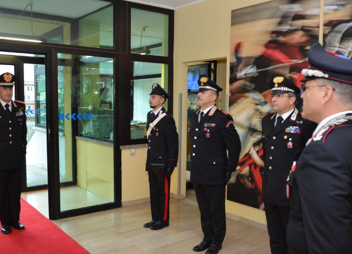 Il comandante interregionale dei carabinieri Riccardo Galletta in visita al comando provinciale