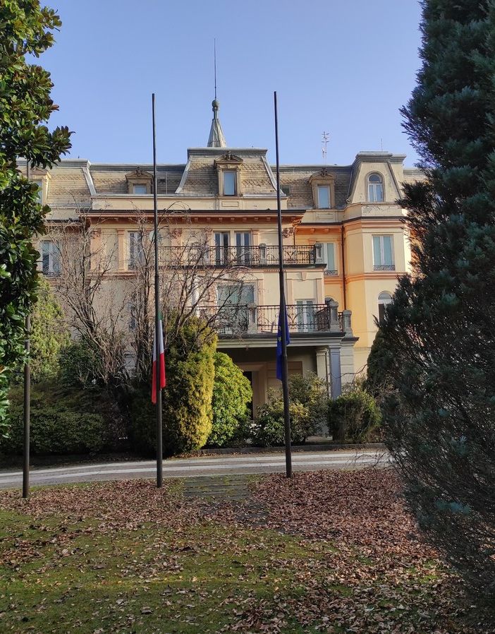 Bandiere a mezz’asta in Prefettura per l'ambasciatore Attanasio e il carabiniere Iacovacci