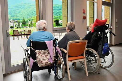 Strumenti di contenzione nelle Rsa, Icardi al difensore civico: “Sbagliato generalizzare, gli illeciti vanno denunciati alla magistratura”