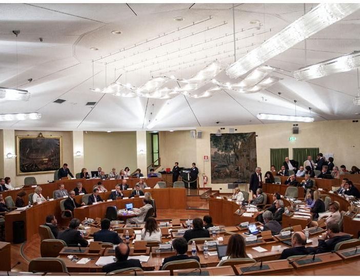 Indagine Covid, approvata la relazione di maggioranza in consiglio regionale
