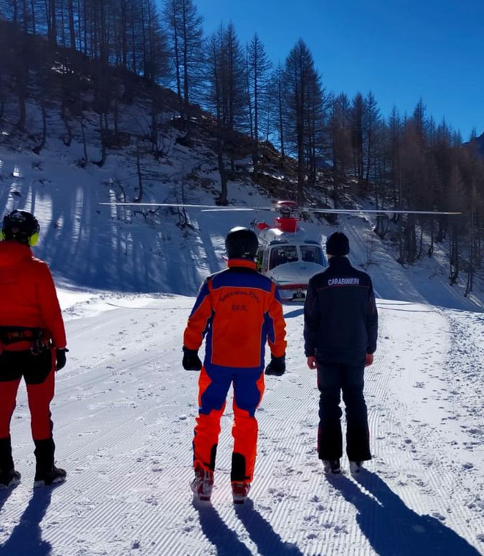 Si infortuna sulle piste da sci, soccorso viene trovato con marijuana