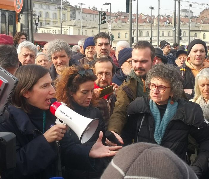 Elly Schlein è la prima segretaria donna del Pd, sconfitto Stefano Bonaccini
