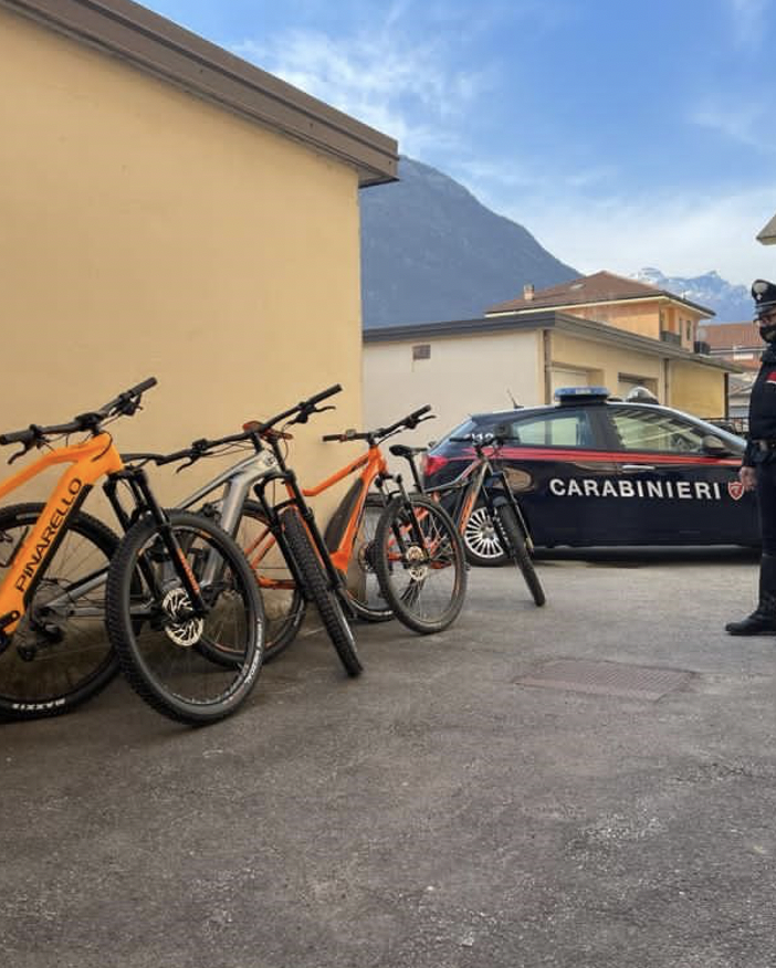 Ruba 4 e-bike alla Ciclomania Barale, identificato e denunciato 46enne domese