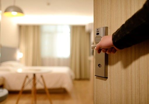 Crisi covid, ristoranti e alberghi: nel biennio persi in Italia 38,5 miliardi