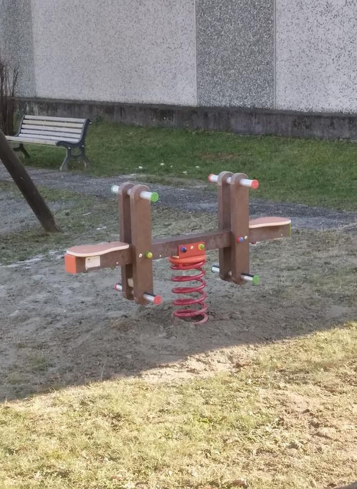 Montati i nuovi giochi al parco di Piedimulera
