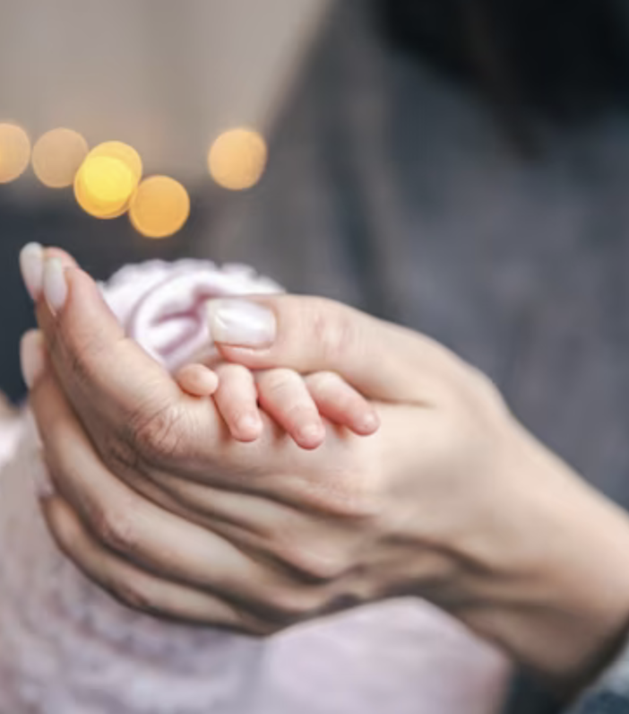 Madri e padri single: in aumento i nuclei monoparentali in Italia