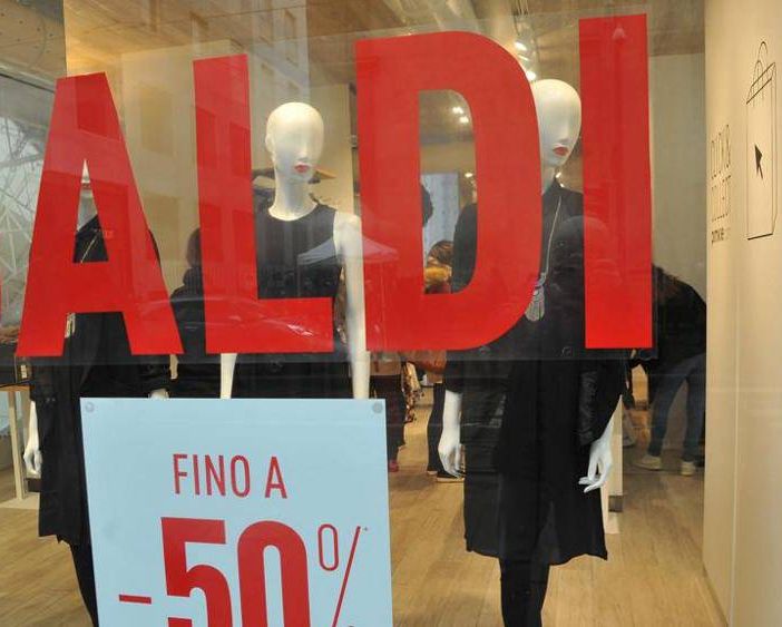 Grande attesa per i saldi invernali: in Piemonte al via il 5 gennaio